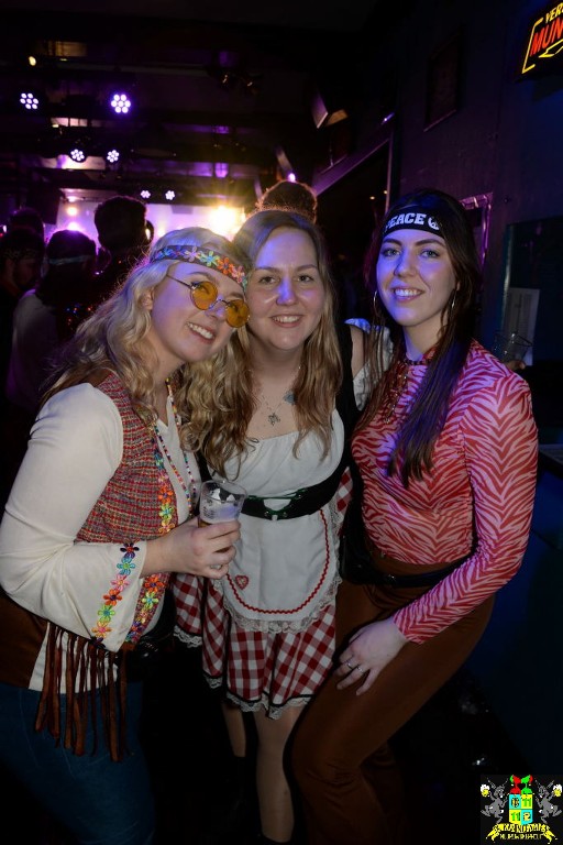../Images/Carnavals vrijdagavond in VdG 277.jpg